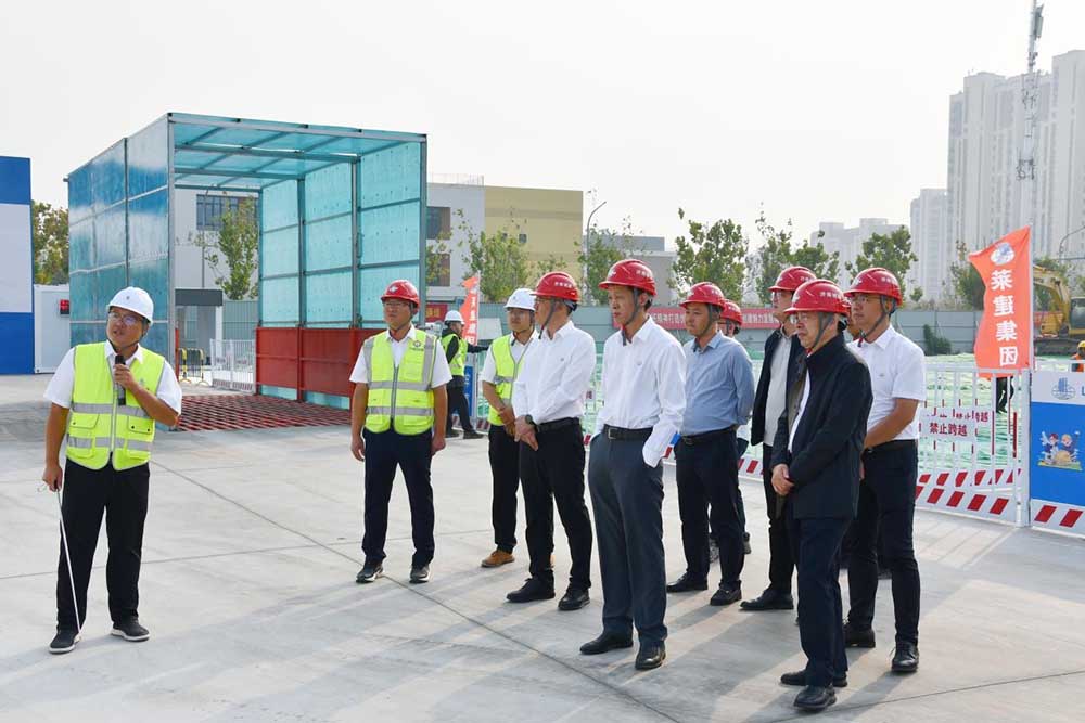 集团总经理刘相华到机场项目、华山项目调研指导工作