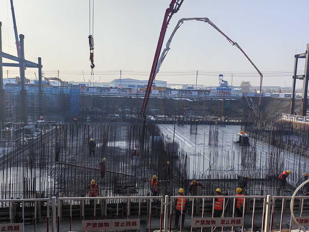 城建建筑公司华山项目部车库底板浇筑全部完成！