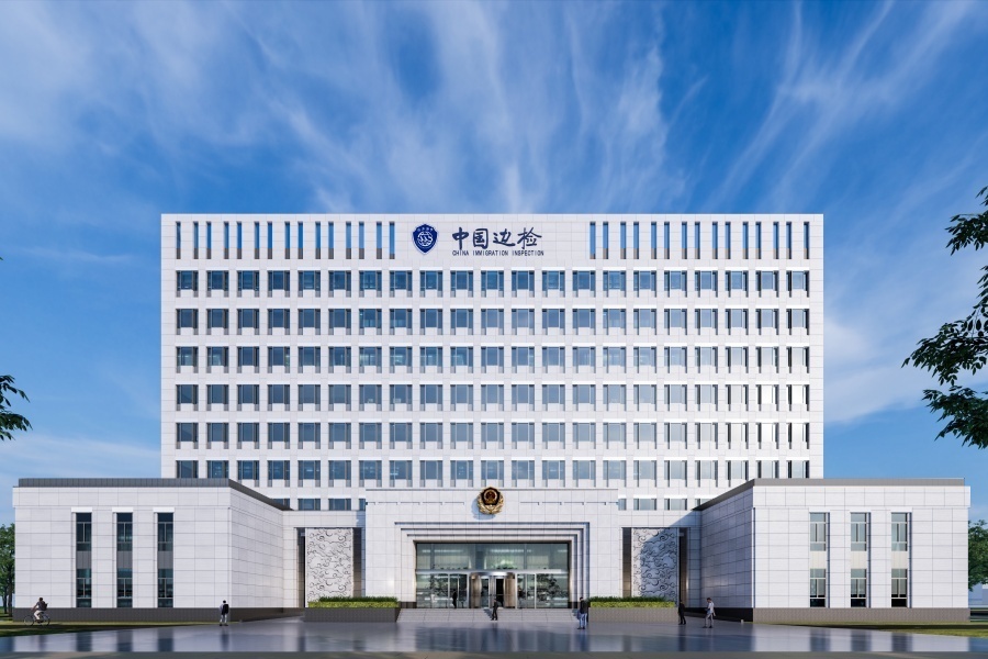 年终冲刺跑 2#边检楼完成室外沥青摊铺   城建建筑公司济南遥墙机场项目已进入交付冲刺阶段