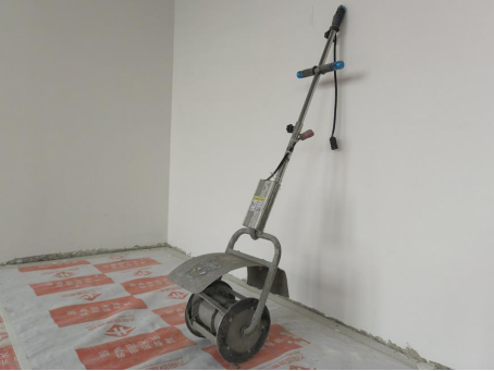 小器具助力项目提质增效 城建建筑公司济南遥墙机场项目应用自动拌灰器具