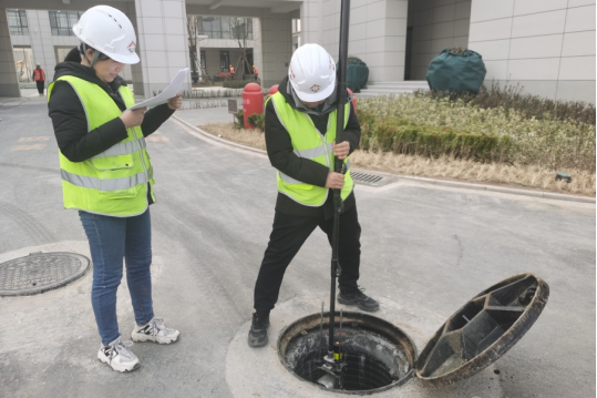 “智能眼”探管 排水隐患清零 城建建筑公司遥墙机场项目启动管道“内窥镜”检查