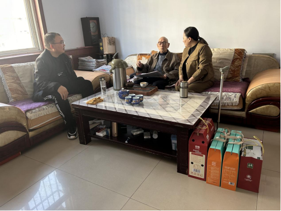 双节送暖传敬意 情满金秋颂华章 ——城建建筑公司党总支开展离休干部走访慰问活动