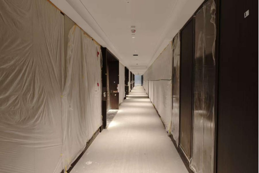 决战六十天 冲刺收官战 城建建筑公司遥墙机场项目酒店楼精装修进入全面冲刺阶段