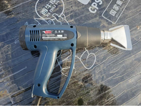 密封为本 筑牢建筑防水“防渗墙” 城建建筑公司微山县避险搬迁项目热熔枪赋能防水施工 精细化作业