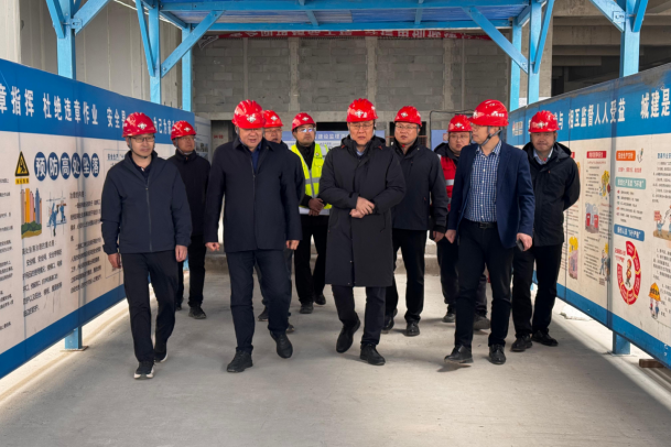 春风拂黄岸 绿动起步区 城建建筑公司起步区项目联合开展春季植树活动