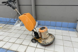 小型机器助力项目提质增效 城建建筑公司遥墙机场项目应用瓷砖清洗机器