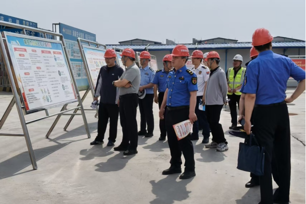 筑牢安全防线 护航平稳建设 天桥区住建局在城建建筑公司丁太鲁安置房项目A11地块开展 安全生产月活动