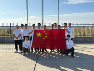 升旗迎华诞 实干建新功 城建建筑公司在建项目部开展喜迎国庆系列活动